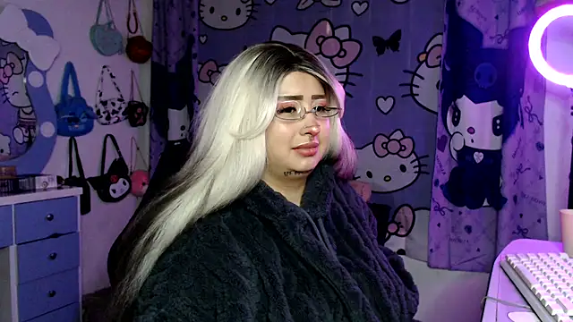 lussyevans24 online show from March 2, 7:15 am