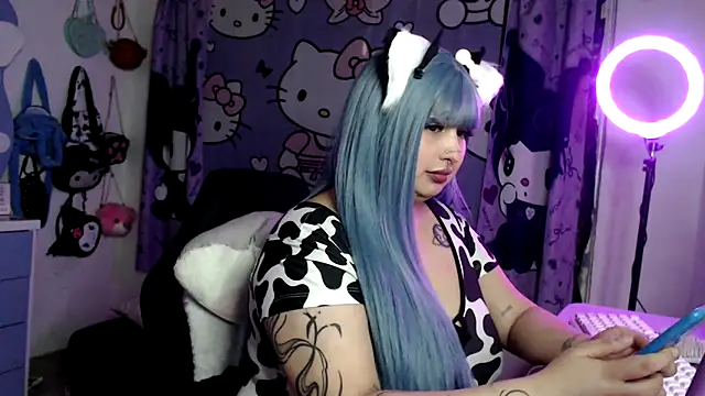 Snapshot of lussyevans24 chatting on May 4, 3:02 am lussyevans24 online show from May 4, 3:02 am