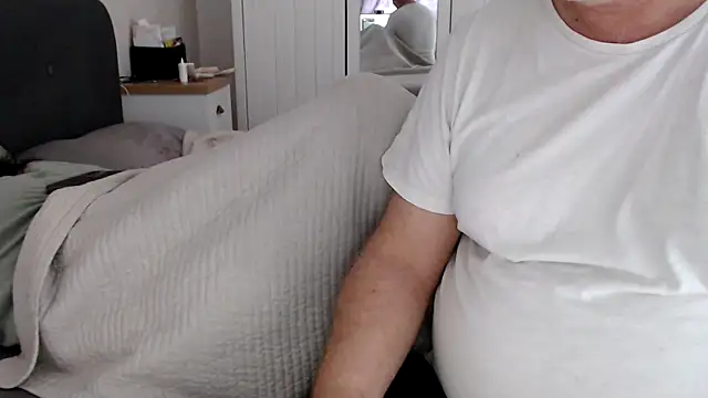 Snapshot of margotgra82 chatting on May 14, 7:48 am margotgra82 online show from May 14, 7:48 am