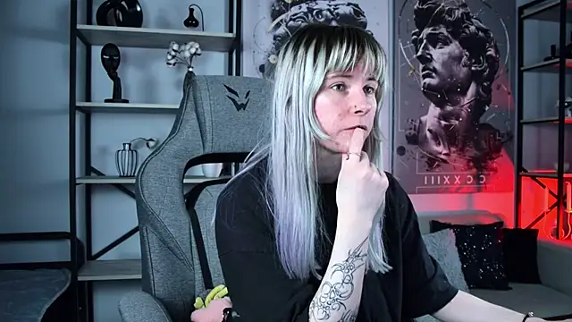 LexiWenford online show from April 7, 6:03 am