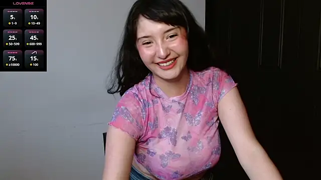 Snapshot of alexaa08 chatting on May 21, 10:17 pm alexaa08 online show from May 21, 10:17 pm