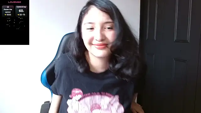 Snapshot of alexaa08 chatting on May 22, 7:52 pm alexaa08 online show from May 22, 7:52 pm