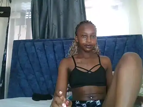 Snapshot of Petite_doll20 chatting on February 15, 11:41 am Petite doll20 online show from February 15, 11:41 am