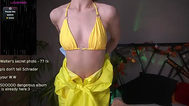 LindaThacker online show from October 31, 4:35 am