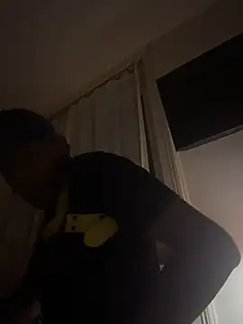 Snapshot of esteraulxxx chatting on February 10, 2:15 am esteraulxxx online show from February 10, 2:15 am