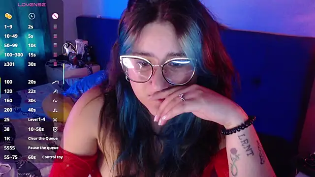 Snapshot of luna_palmerau chatting on July 7, 12:53 pm luna palmerau online show from July 7, 12:53 pm