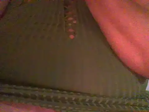 Snapshot of RoxiRedXXX chatting on January 17, 10:01 pm RoxiRedXXX online show from January 17, 10:01 pm