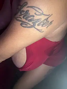 Snapshot of RoxiRedXXX chatting on May 16, 6:54 am RoxiRedXXX online show from May 16, 6:54 am