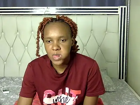 Snapshot of Jay_Vee chatting on February 8, 6:44 pm Jay Vee online show from February 8, 6:44 pm