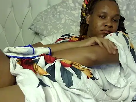 Snapshot of Jay_Vee chatting on April 26, 9:45 pm Jay Vee online show from April 26, 9:45 pm