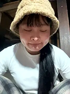 Snapshot of Anges893 chatting on December 4, 9:51 am Anges893 online show from December 4, 9:51 am