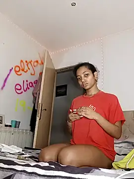 Snapshot of Laanegraofficial_ chatting on December 6, 8:51 pm Laanegraofficial online show from December 6, 8:51 pm