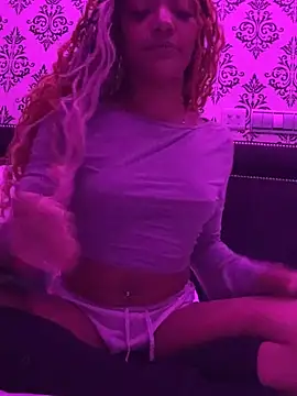 Snapshot of Laanegraofficial_ chatting on February 6, 7:28 pm Laanegraofficial online show from February 6, 7:28 pm