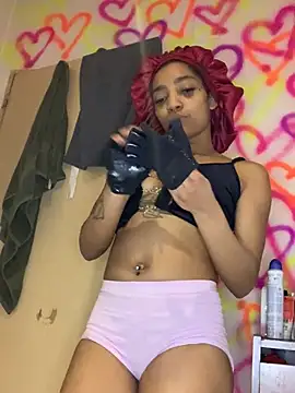 Snapshot of Laanegraofficial_ chatting on April 6, 9:49 pm Laanegraofficial online show from April 6, 9:49 pm