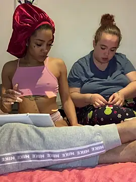 Snapshot of Laanegraofficial_ chatting on April 8, 8:20 pm Laanegraofficial online show from April 8, 8:20 pm