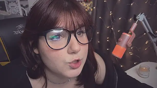 Snapshot of Diasporaaa chatting on December 28, 6:40 pm Diasporaaa online show from December 28, 6:40 pm