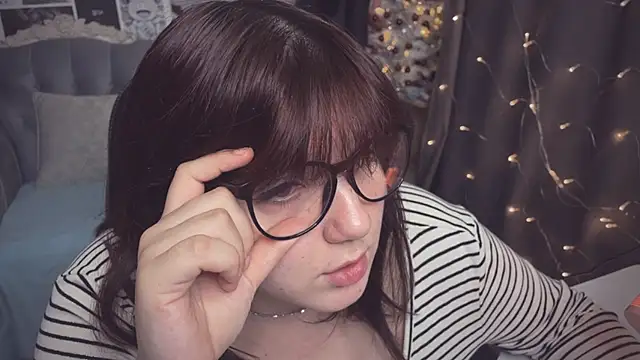 Snapshot of Diasporaaa chatting on December 28, 9:40 pm Diasporaaa online show from December 28, 9:40 pm