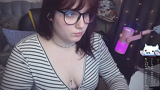 Snapshot of Diasporaaa chatting on January 2, 2:00 am Diasporaaa online show from January 2, 2:00 am