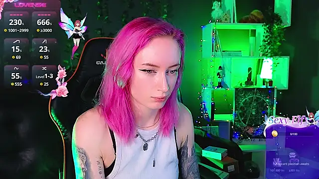 Snapshot of _HelenCarter chatting on February 1, 8:47 pm HelenCarter online show from February 1, 8:47 pm