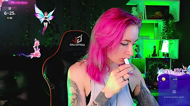 Snapshot of _HelenCarter chatting on February 2, 8:41 pm HelenCarter online show from February 2, 8:41 pm