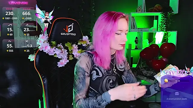 Snapshot of _HelenCarter chatting on February 16, 8:44 pm HelenCarter online show from February 16, 8:44 pm