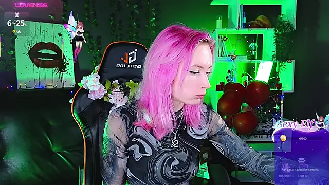 Snapshot of _HelenCarter chatting on February 17, 8:47 pm HelenCarter online show from February 17, 8:47 pm