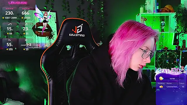 Snapshot of _HelenCarter chatting on March 3, 8:43 pm HelenCarter online show from March 3, 8:43 pm