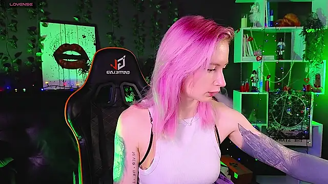 Snapshot of _HelenCarter chatting on March 7, 8:44 pm HelenCarter online show from March 7, 8:44 pm