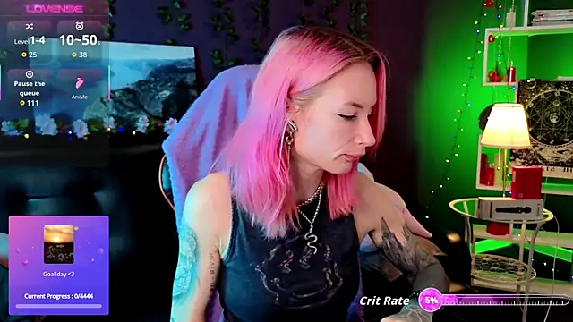 Snapshot of _HelenCarter chatting on October 19, 8:42 pm HelenCarter online show from October 19, 8:42 pm