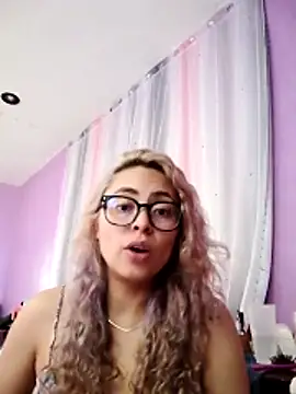 Snapshot of rossmexicana_x chatting on June 18, 6:23 pm rossmexicana x online show from June 18, 6:23 pm