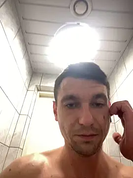 Snapshot of shufflercat chatting on September 17, 10:00 pm shufflercat online show from September 17, 10:00 pm