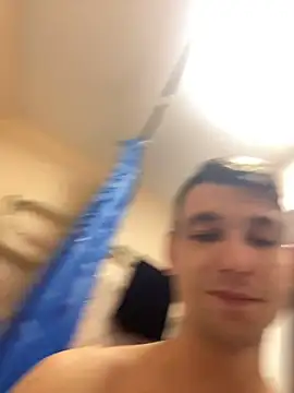 Snapshot of shufflercat chatting on November 28, 10:56 pm shufflercat online show from November 28, 10:56 pm