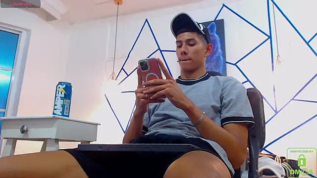 Snapshot of Valerio_20 chatting on December 17, 8:10 pm Valerio 20 online show from December 17, 8:10 pm