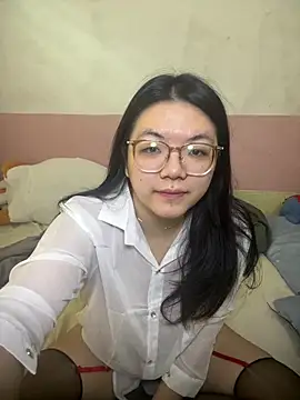 Snapshot of liu195874 chatting on February 14, 7:27 am liu195874 online show from February 14, 7:27 am