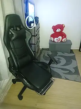 Snapshot of uniquechina69 chatting on March 4, 4:06 am uniquechina69 online show from March 4, 4:06 am