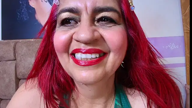 Snapshot of RoxetteMature chatting on May 9, 12:10 pm RoxetteMature online show from May 9, 12:10 pm