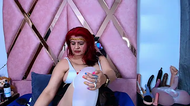 Snapshot of RoxetteMature chatting on May 27, 12:13 pm RoxetteMature online show from May 27, 12:13 pm