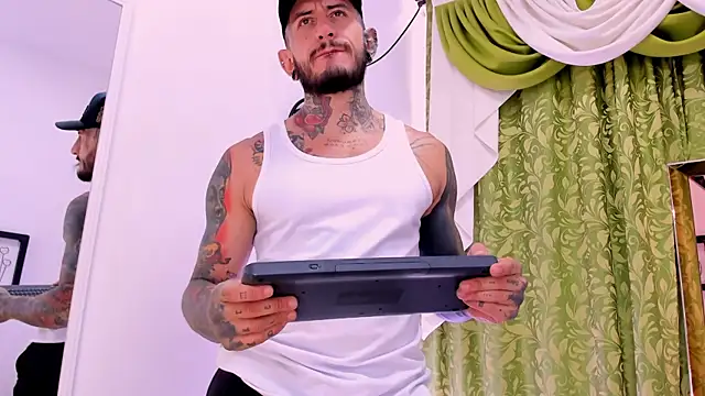 dilan scootk  online show from November 29, 7:28 pm