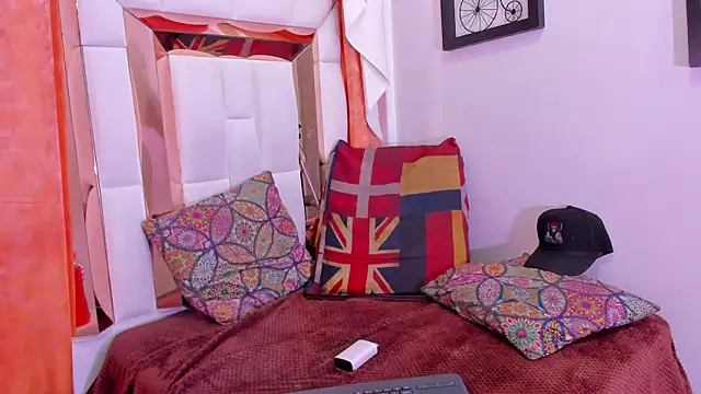 Snapshot of dilan_scootk_ chatting on May 3, 11:38 am dilan scootk online show from May 3, 11:38 am