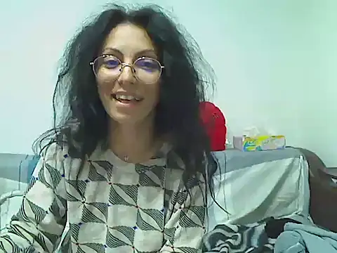 Emmatoo online show from April 8, 9:04 pm