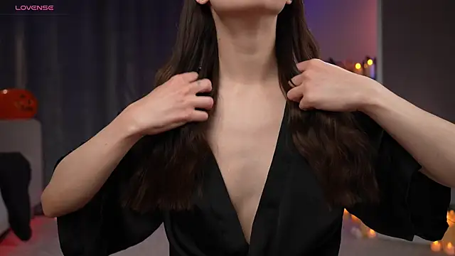 Amely Young online show from November 1, 1:07 am