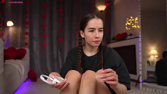 Amely Young online show from February 14, 2:08 am