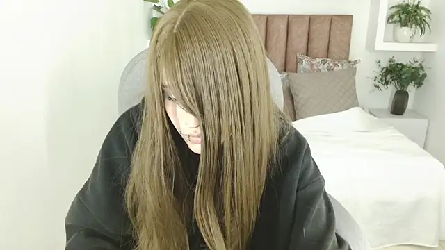 Snapshot of celestica_rose chatting on June 18, 9:30 pm celestica rose online show from June 18, 9:30 pm