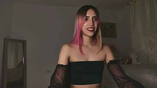 Snapshot of linnie_ chatting on March 8, 6:10 am linnie  online show from March 8, 6:10 am