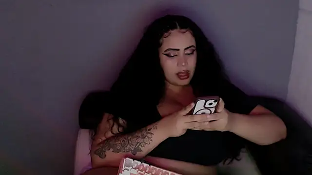 Emmacamille online show from October 22, 12:11 am