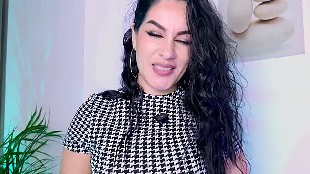 Pamela Rosal online show from April 13, 12:54 pm