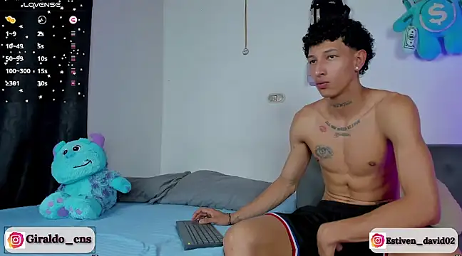 Snapshot of Giraldo_cns chatting on December 3, 4:36 am Giraldo cns online show from December 3, 4:36 am