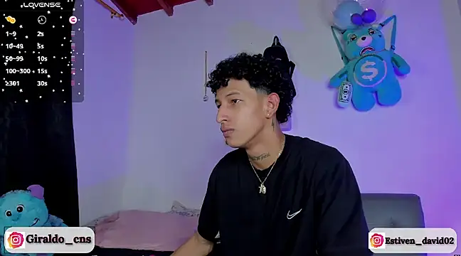 Snapshot of Giraldo_cns chatting on December 6, 6:59 am Giraldo cns online show from December 6, 6:59 am