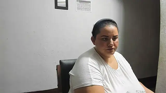 Snapshot of tetasgrandes_karol chatting on April 21, 2:51 am tetasgrandes karol online show from April 21, 2:51 am