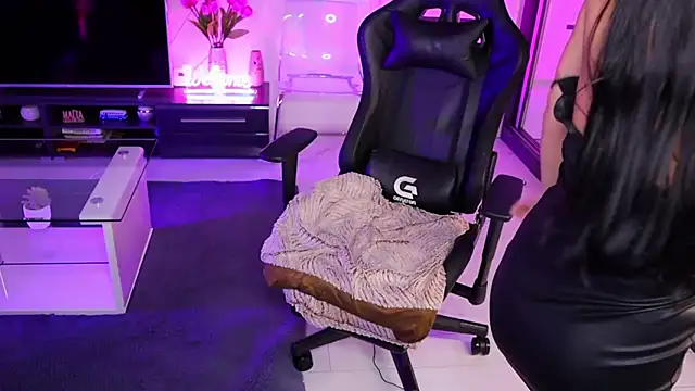 Snapshot of Beauty_Anne chatting on March 6, 10:52 am Beauty Anne online show from March 6, 10:52 am